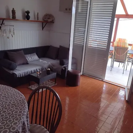 Two Bedroom With Terrace And Sea View Apartamento