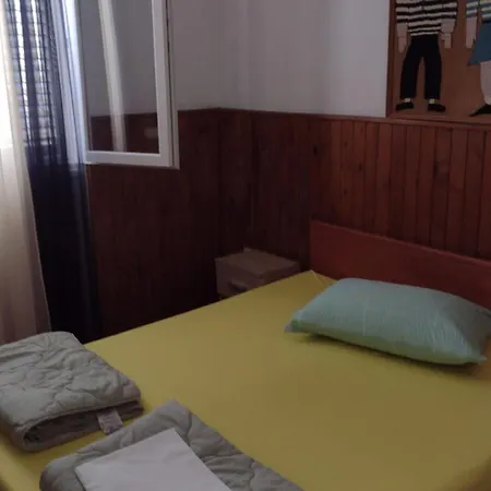 Two Bedroom With Terrace And Sea View *