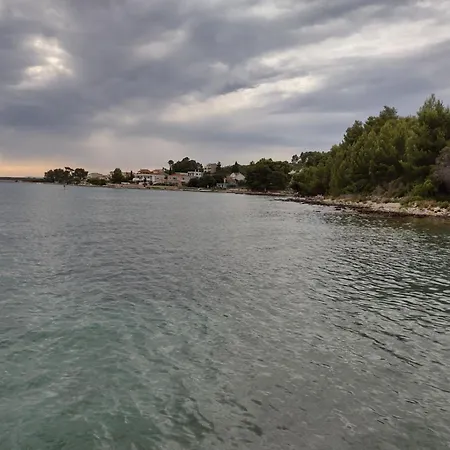 Two Bedroom With Terrace And Sea View Daire Ostrvo Šijak