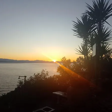 Two Bedroom With Terrace And Sea View Daire *