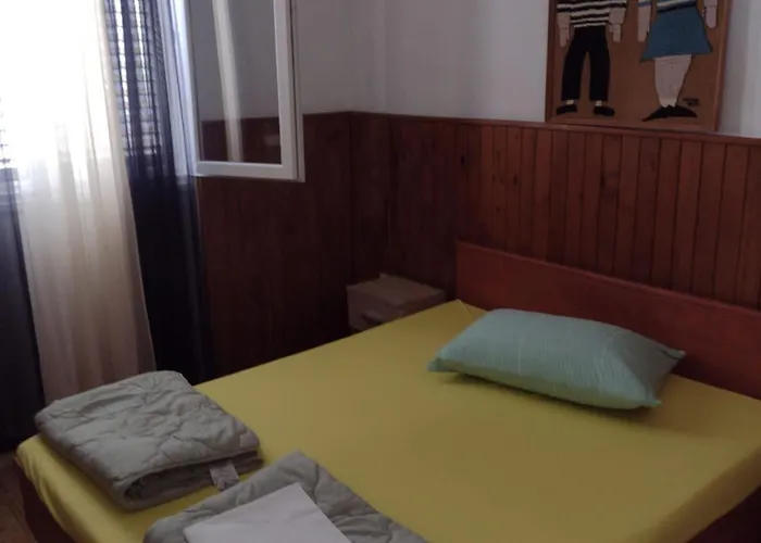 Two Bedroom With Terrace And Sea View *