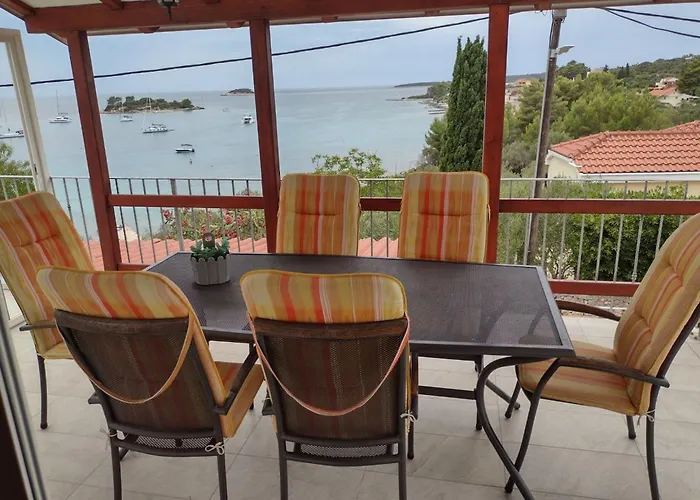 Two Bedroom With Terrace And Sea View 아파트 *