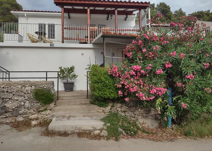 Two Bedroom With Terrace And Sea View 벨라루카